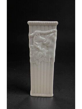 vintage 1980s white porcelain floral design vase.